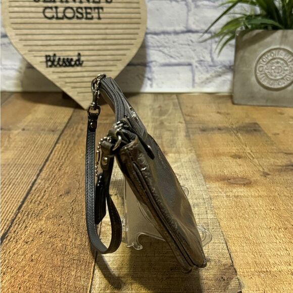 Coach Metallic Leather Pleated Medium Wristlet Clutch Silver/Pewter - Picture 14 of 14